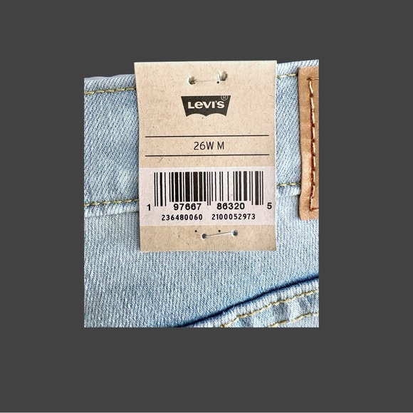 Levi’s Women’s Plus Size Classic Straight Mid Rise Light Blue Jeans Sz 26W - Picture 10 of 16